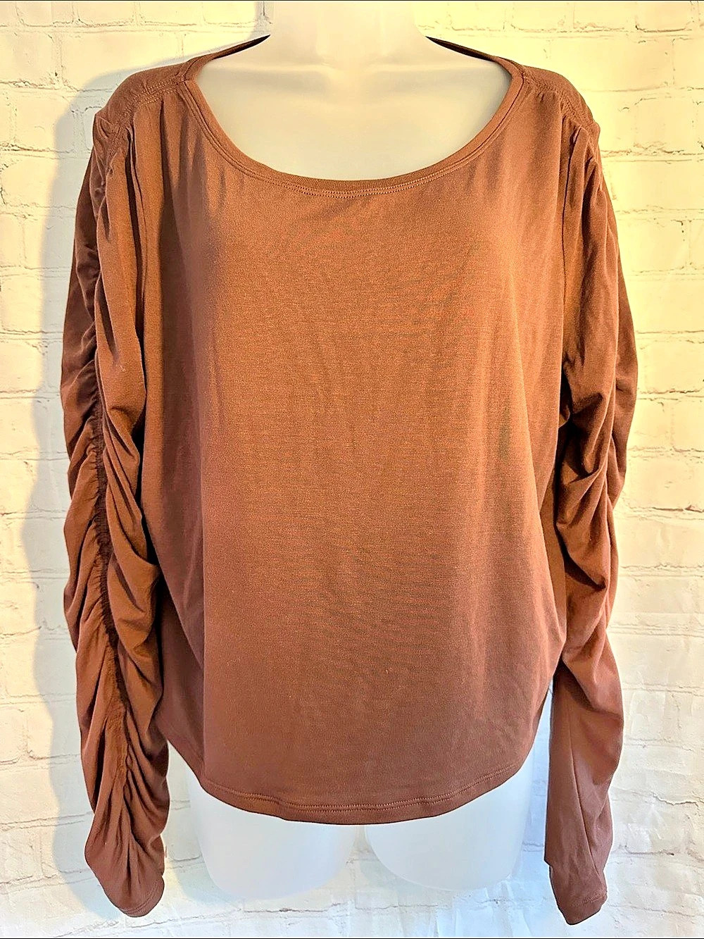 Athleta All Around Ruched Sleeve Top in Brown Size XL Like New